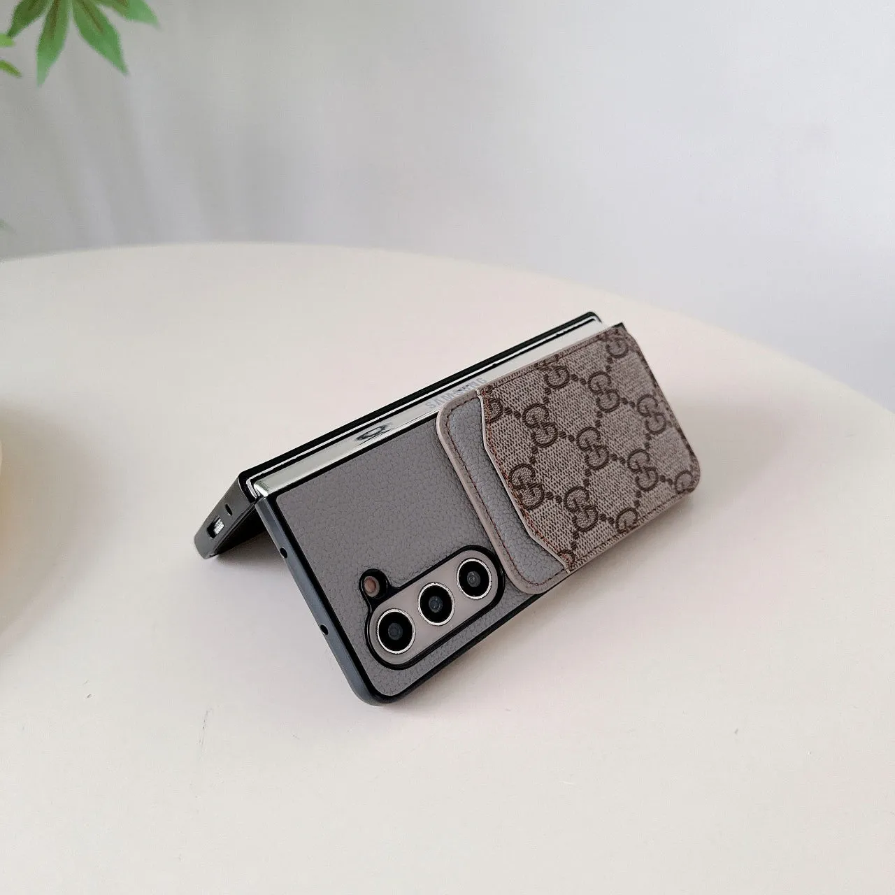 Luxury leather magnetic card holder FOLD CASE